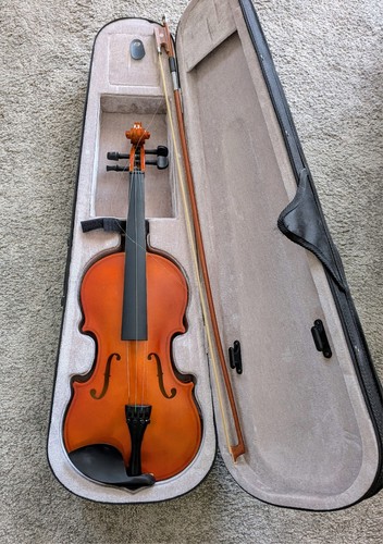 Violin with case and bow - with,