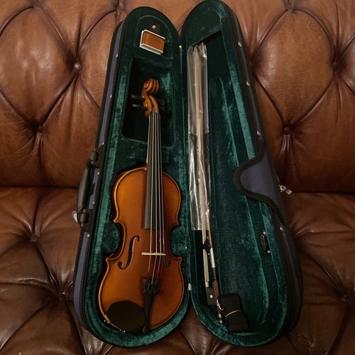 Violin size with carry - 1/4,