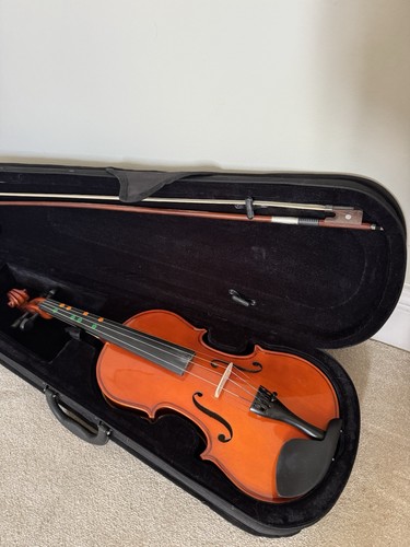 Violin with bow - , and