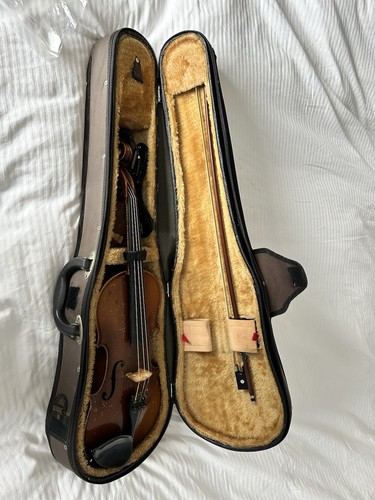 Size violin with bow - 3/4,